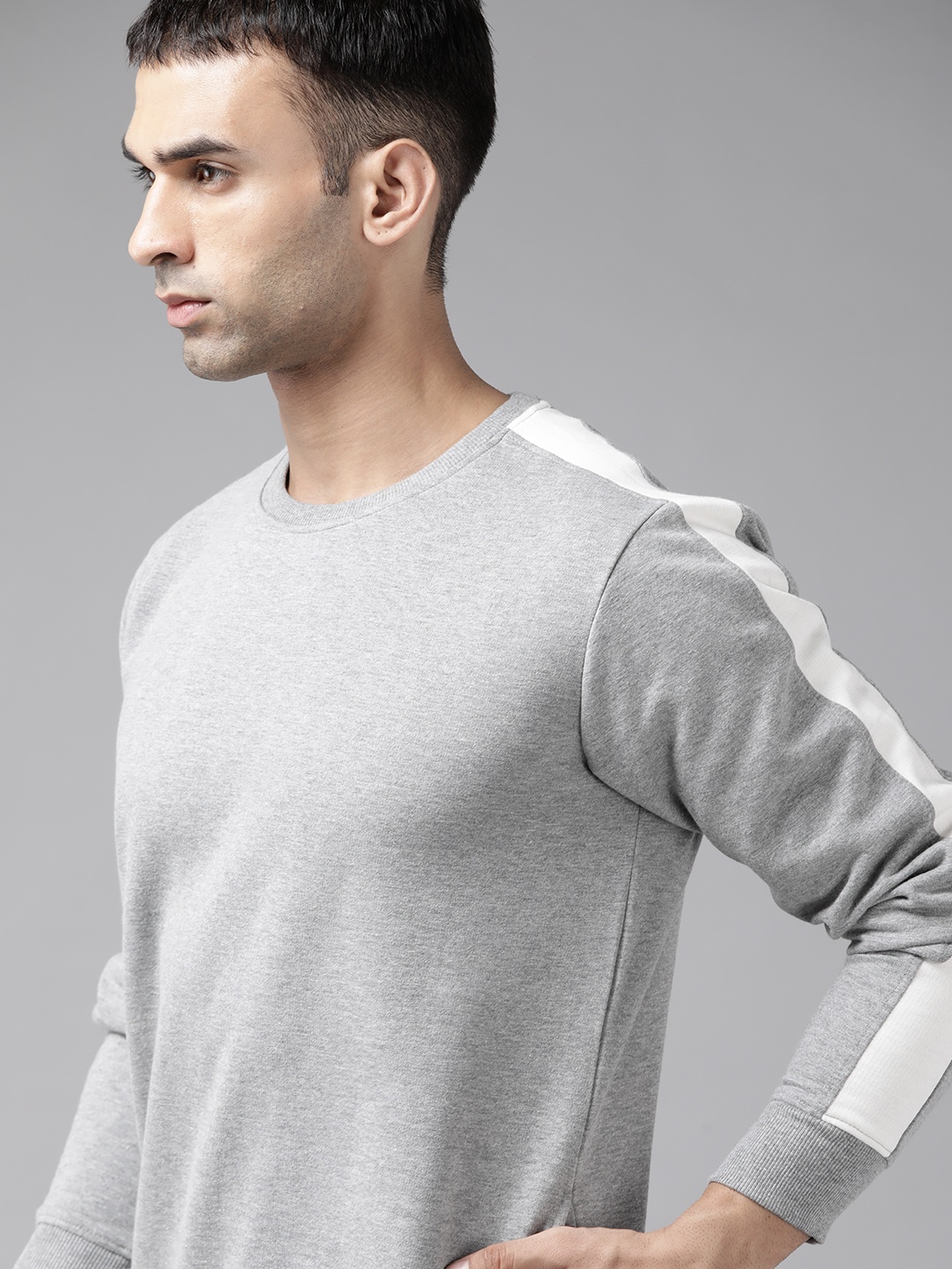 

Roadster Men Grey Melange Sweatshirt