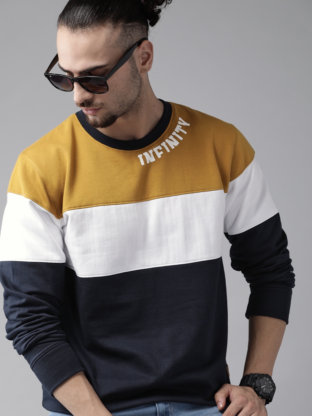 

Roadster Men Navy Blue & White Colourblocked Sweatshirt