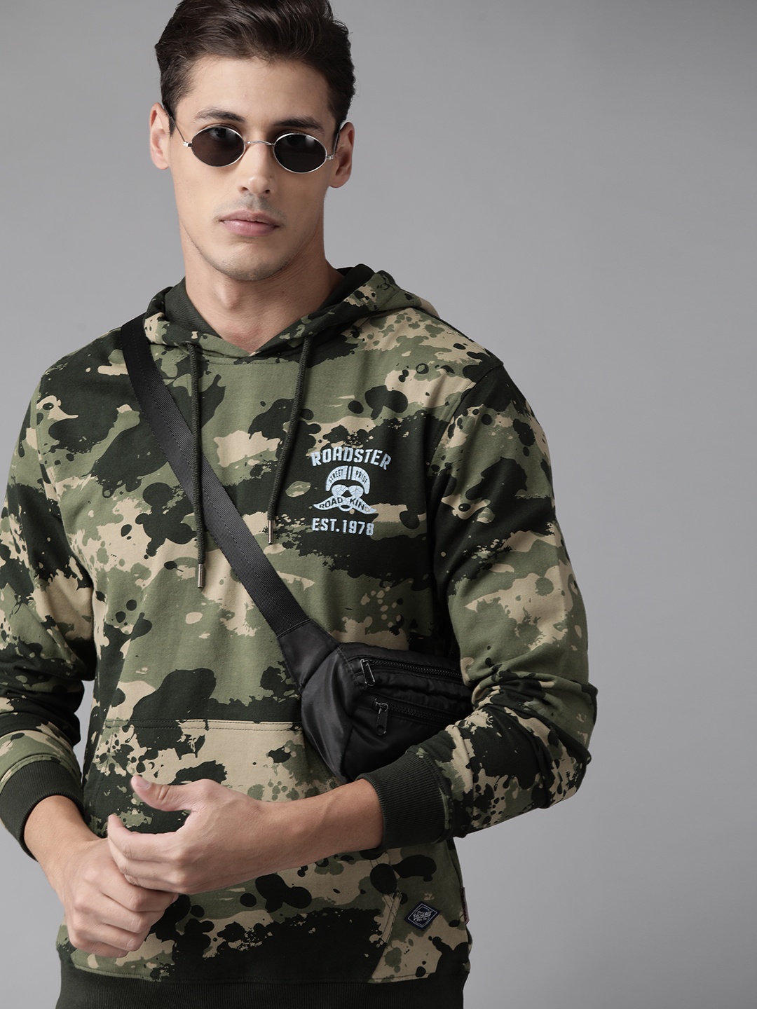 

Roadster Men Green & Khaki Pure Cotton Printed Hooded Sweatshirt