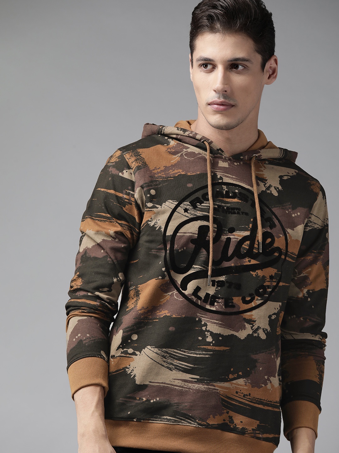 

Roadster Men Black & Olive Pure Cotton Camouflage Printed Hooded Sweatshirt