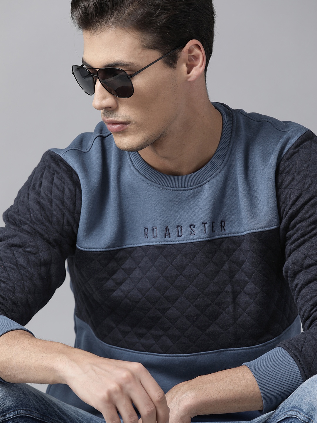 

Roadster Men Blue Colourblocked Sweatshirt