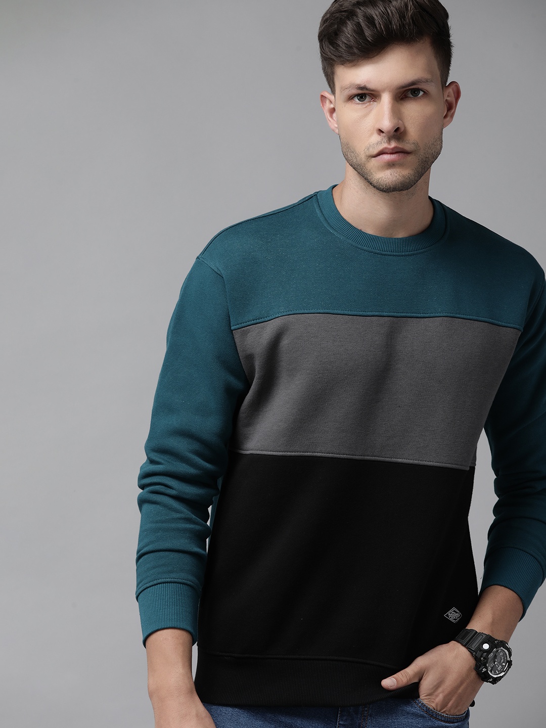 

Roadster Men Teal Blue & Black Colourblocked Sweatshirt