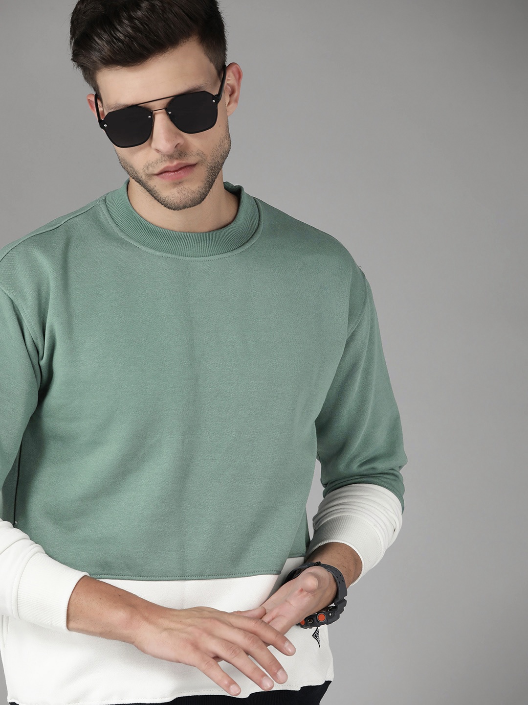 

Roadster Men Green & White Colourblocked Sweatshirt