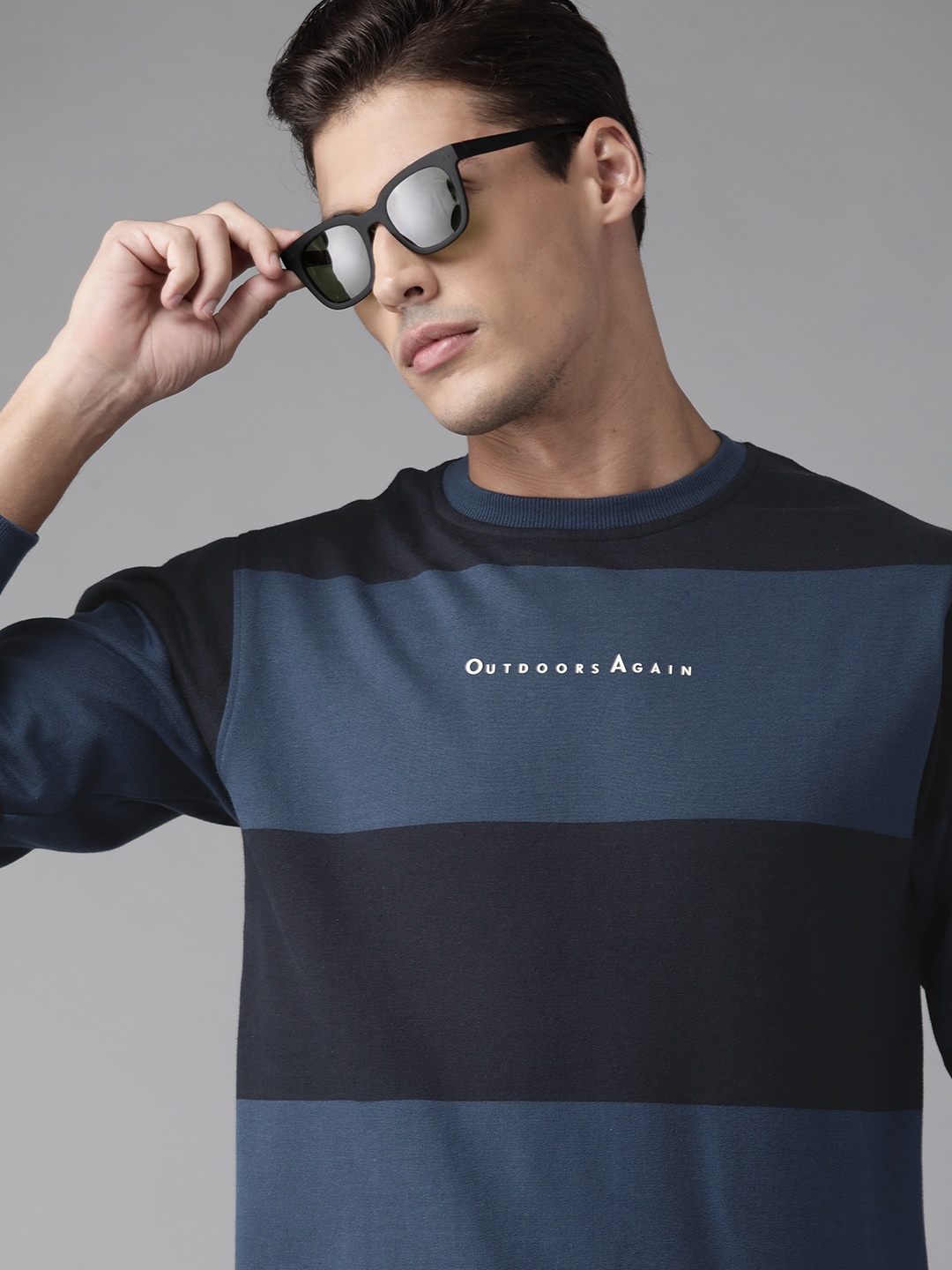 

Roadster Men Navy Blue Pure Cotton Striped Sweatshirt