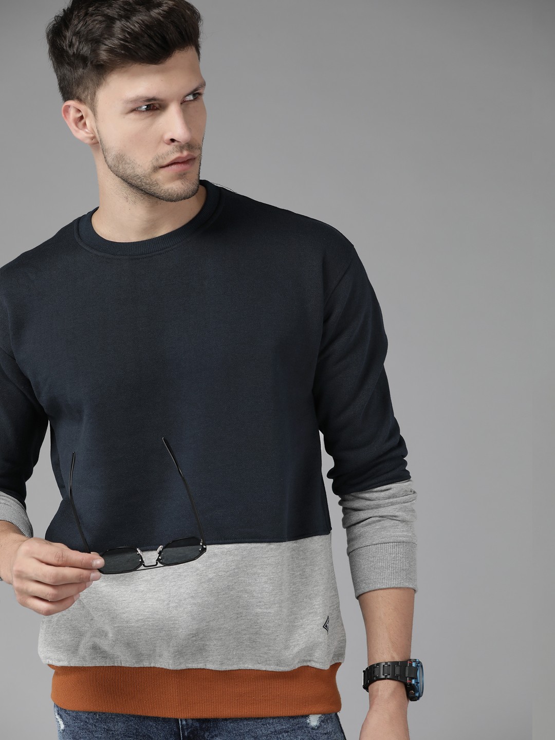 

Roadster Men Navy Blue & Grey Melange Colourblocked Sweatshirt