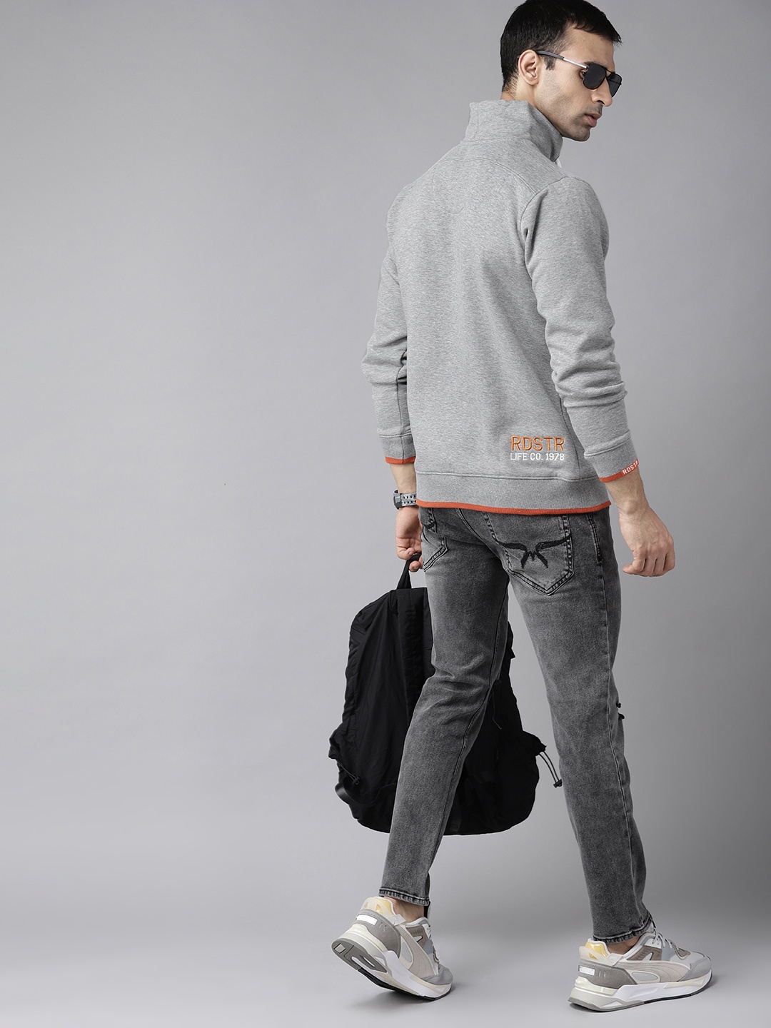 

Roadster Men Grey Melange Sweatshirt