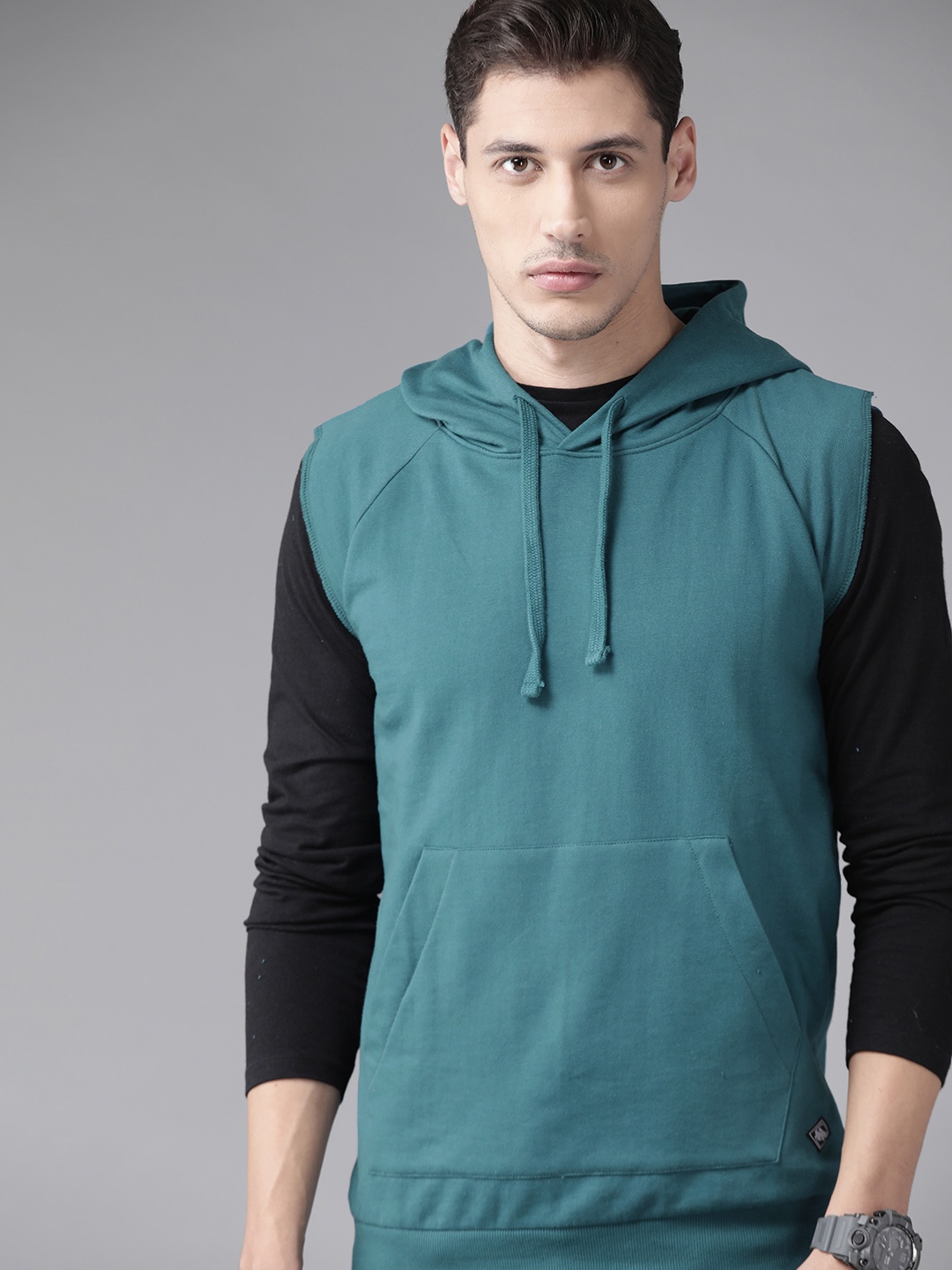 

Roadster Men Teal Blue Solid Sleeveless Hooded Sweatshirt