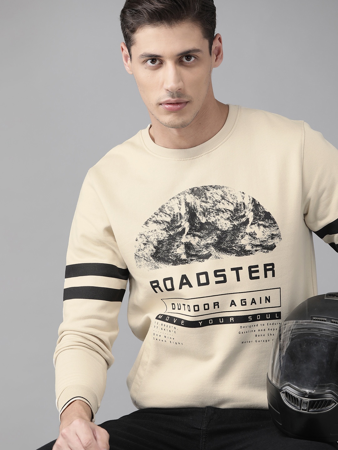 

Roadster Men Cream-Coloured & Black Brand Logo Print Sweatshirt