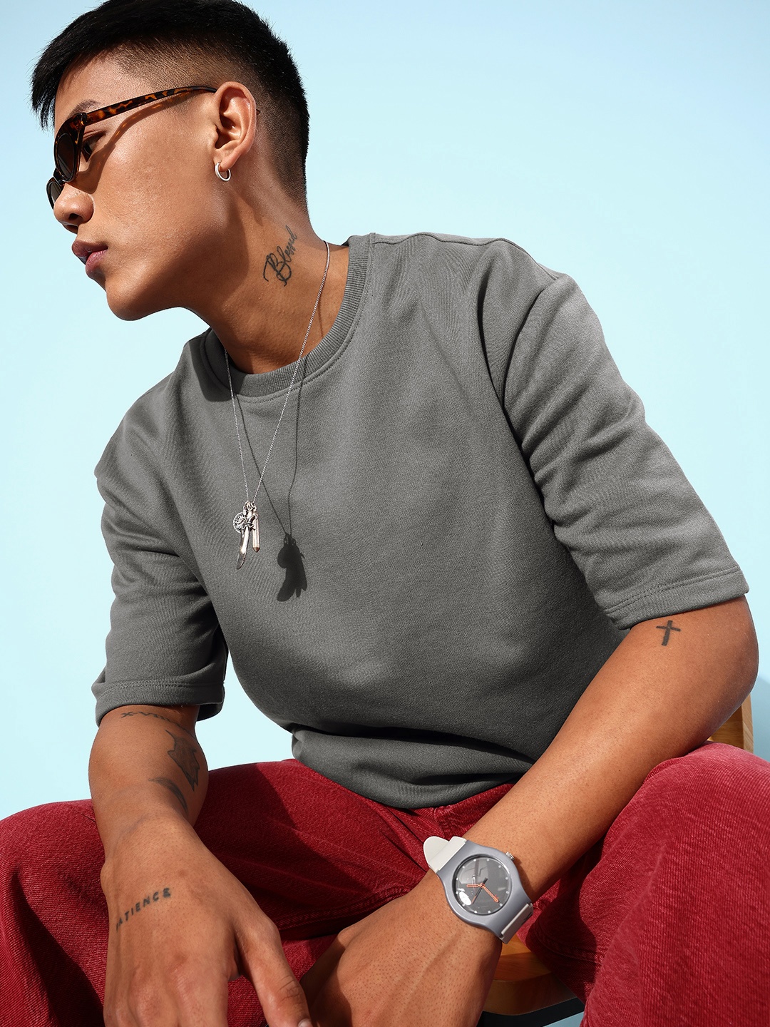 

Roadster Men Grey Solid Oversized Baggy Sweatshirt