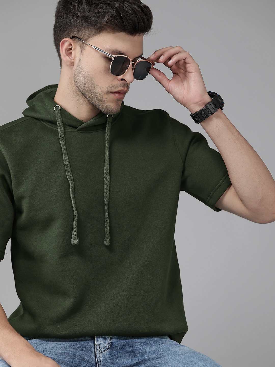 

Roadster Men Olive Green Solid Hooded Sweatshirt