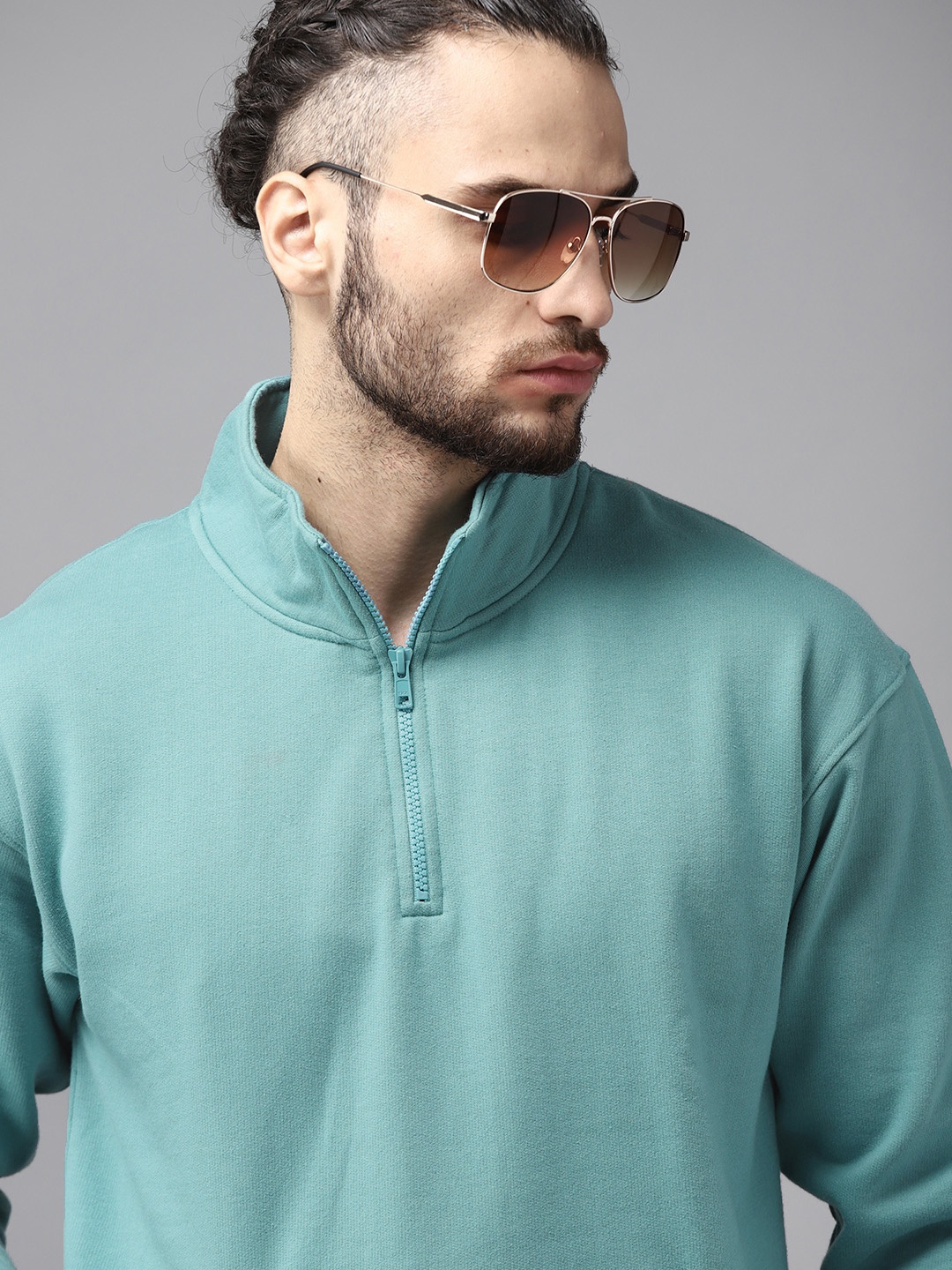 

Roadster Men Blue Solid Sweatshirt