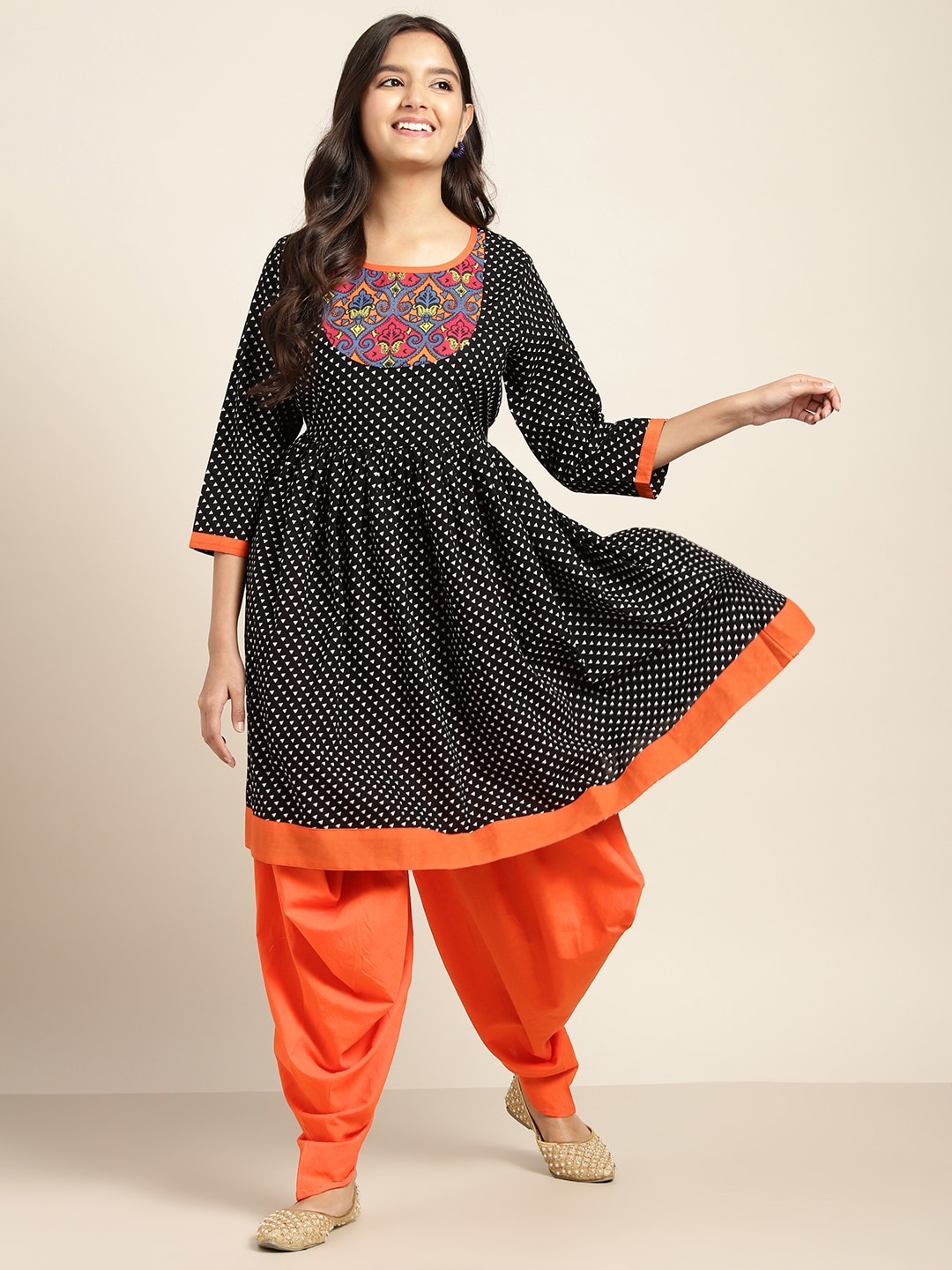 

Sangria Girls Black & Orange Geometric Print Kurta with Solid Dhoti Pants