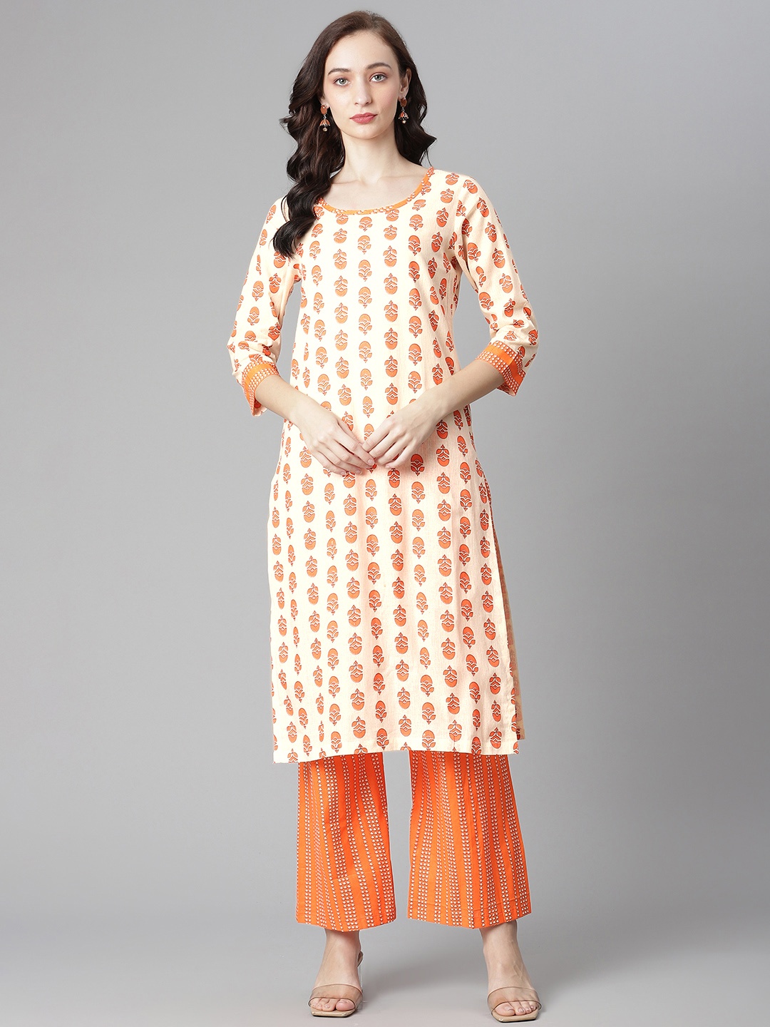 

Poshak Hub Women Off White Floral Printed Regular Pure Cotton Kurta with Palazzos