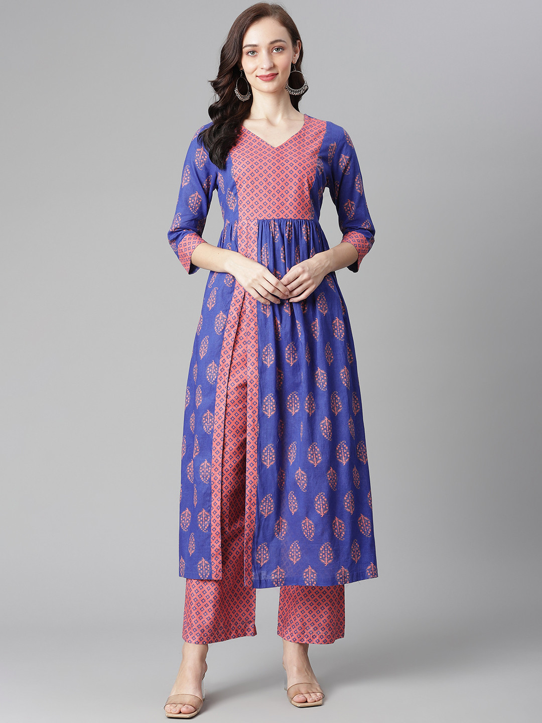

Poshak Hub Women Blue & Pink Printed High Slit Pure Cotton Kurta with Palazzos