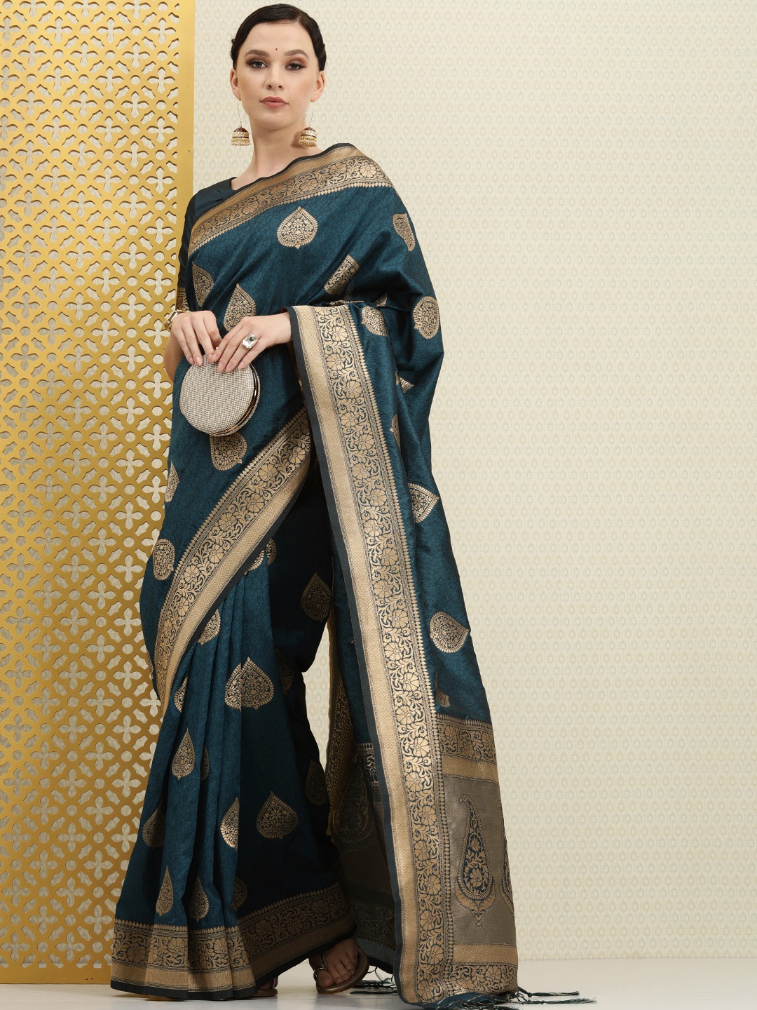 

House of Pataudi Teal & Gold-Toned Ethnic Motifs Zari Silk Blend Banarasi Saree