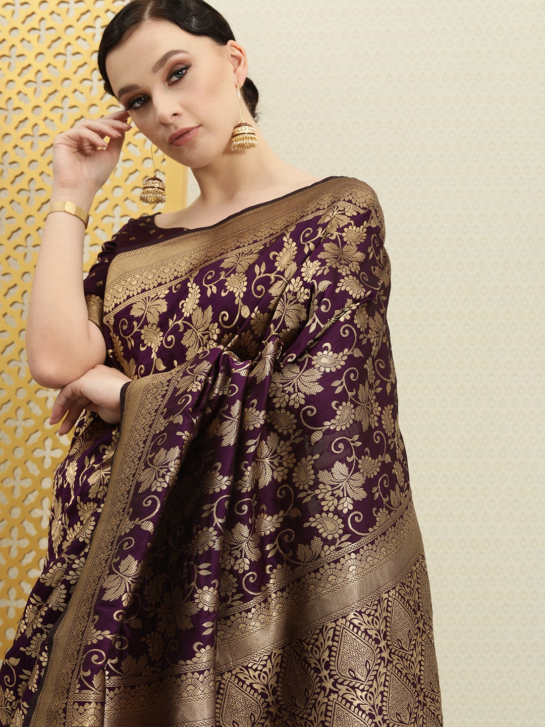 

House of Pataudi Purple & Gold-Toned Ethnic Motifs Zari Silk Blend Banarasi Saree