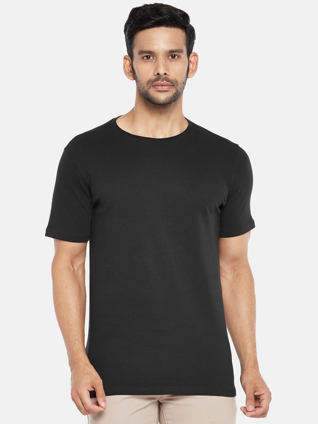 

BYFORD by Pantaloons Men Black Solid Regular Fit T-shirt