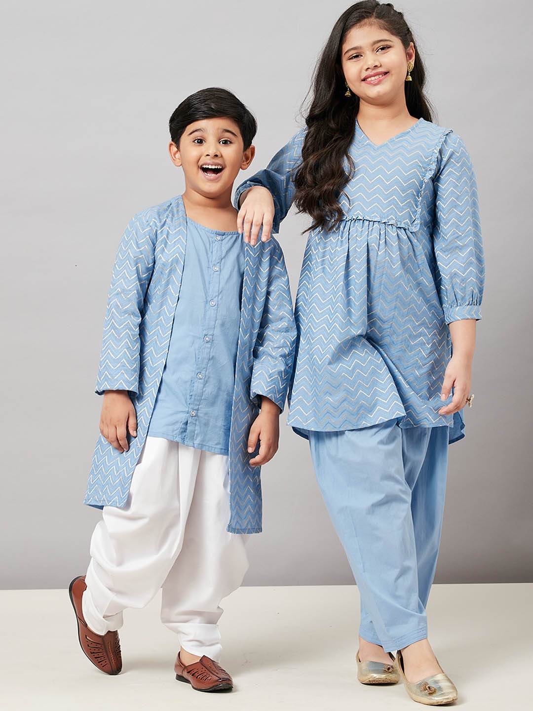 

Stylo Bug Girls Blue Pure Cotton Kurta with Salwar