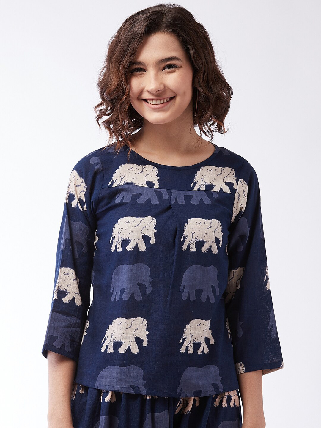 

InWeave Blue Floral Regular Top