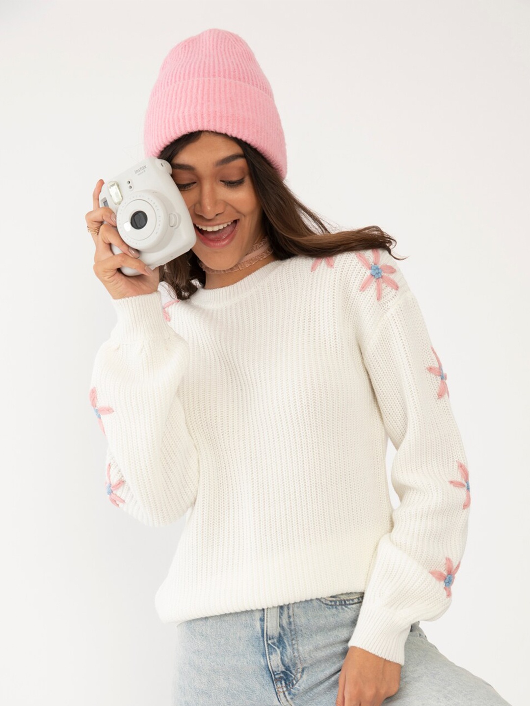 

Zink London Women White & Pink Embroidered Detail Sweater