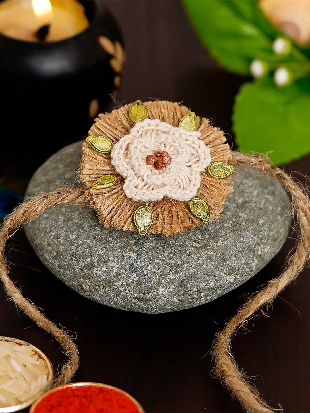 

eCraftIndia Gold-Toned & White Designer Seed Rakhi and Roli Chawal Set