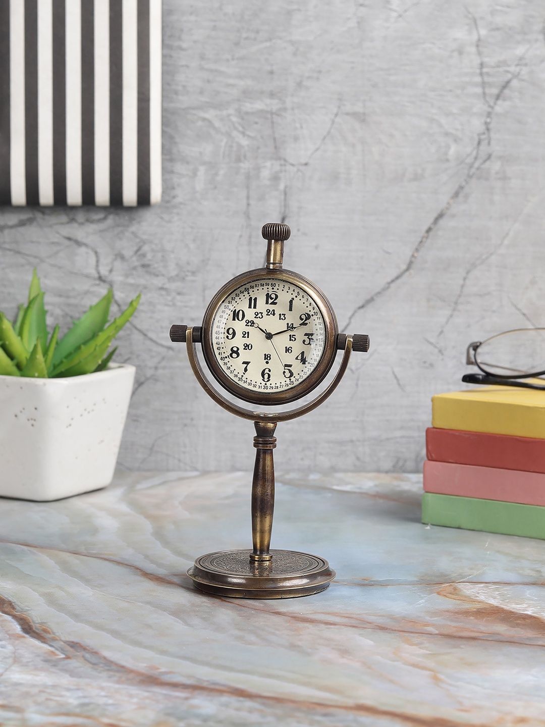 

EXIM DECOR Antique Brass Vintage Style Numeral Dial Pole Stand Table Clock, Gold