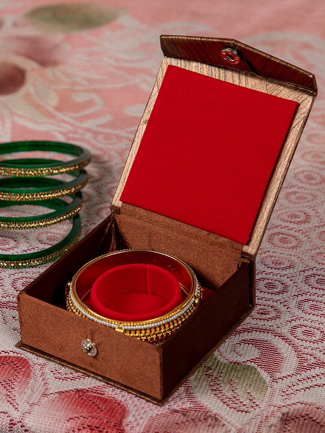 

atorakushon Brown Solid Bangle Organizer
