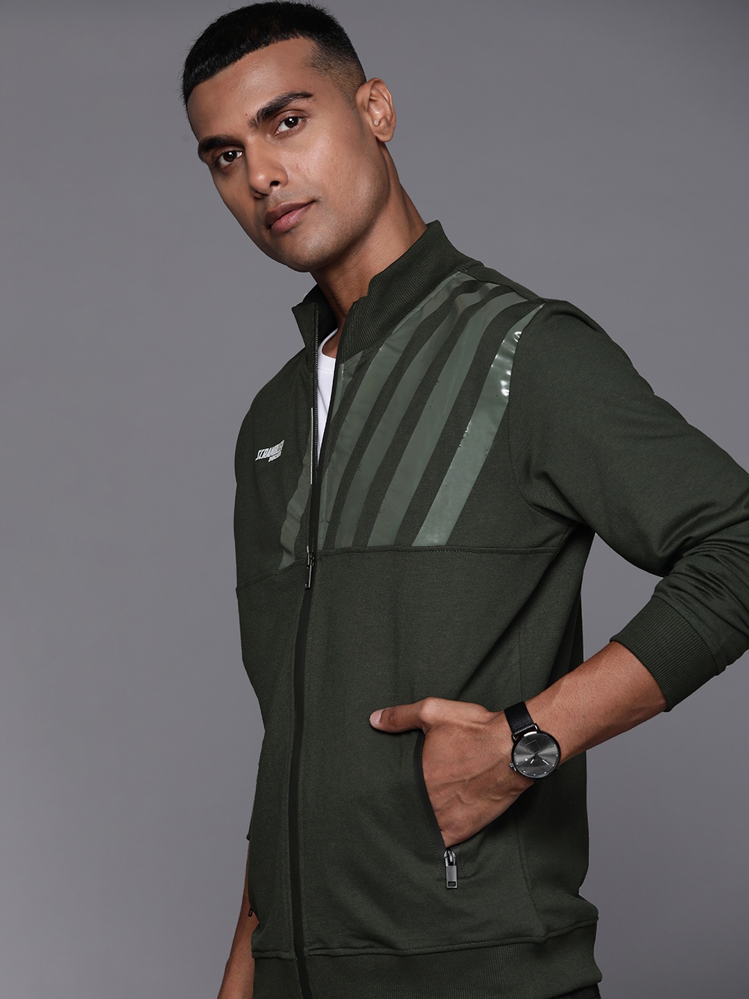 

Ducati Men Green Solid Sweatshirt
