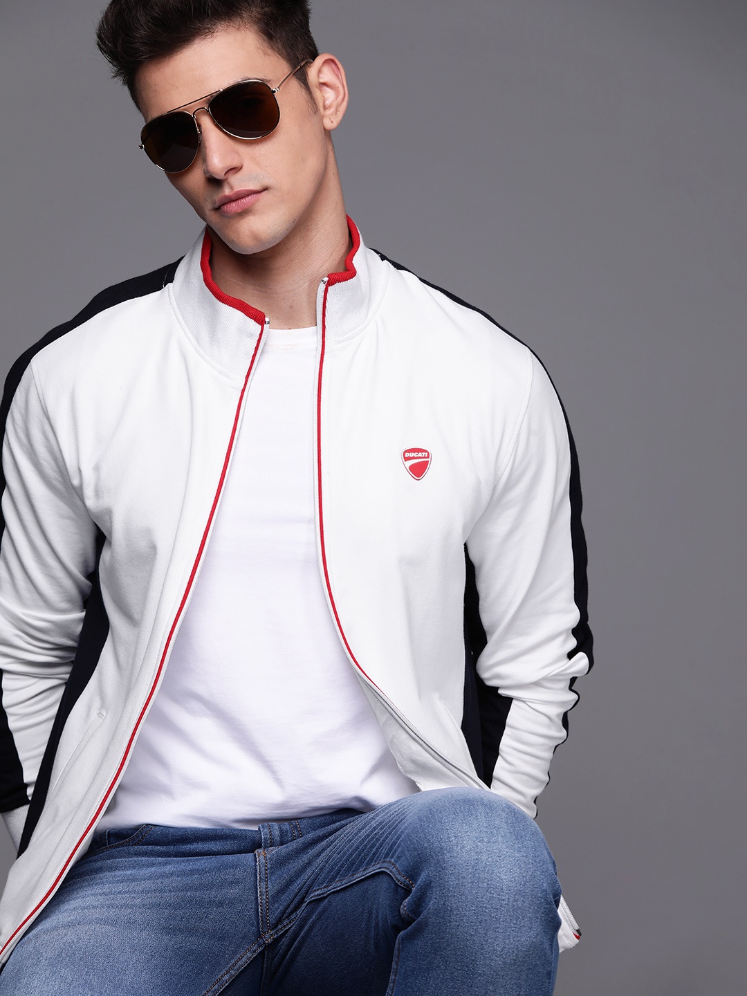 

Ducati Men White & Black Colourblocked Sweatshirt