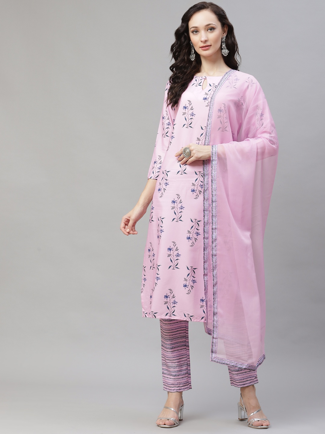 

AHIKA Women Pink Floral Printed Regular Kurta with Palazzos & Dupatta