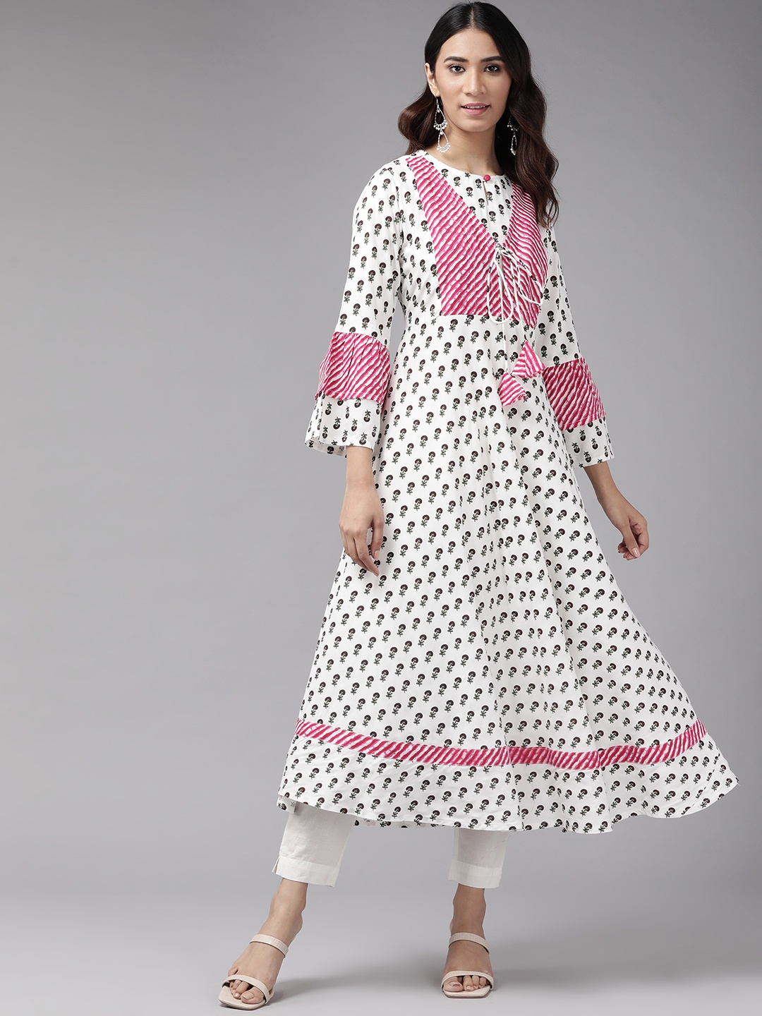 

YASH GALLERY Women White & Pink Ethnic Motifs Printed Keyhole Neck Bell Sleeves Kurta