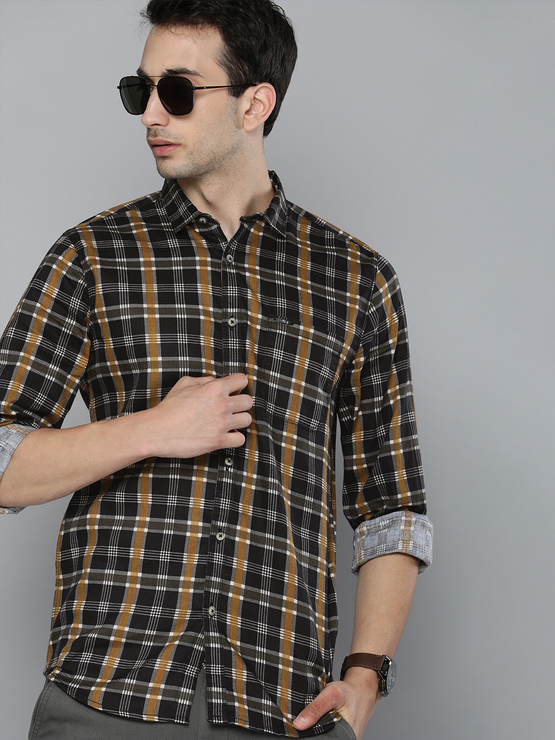 

The Indian Garage Co Men Black & Khaki Slim Fit Tartan Checks Checked Casual Shirt