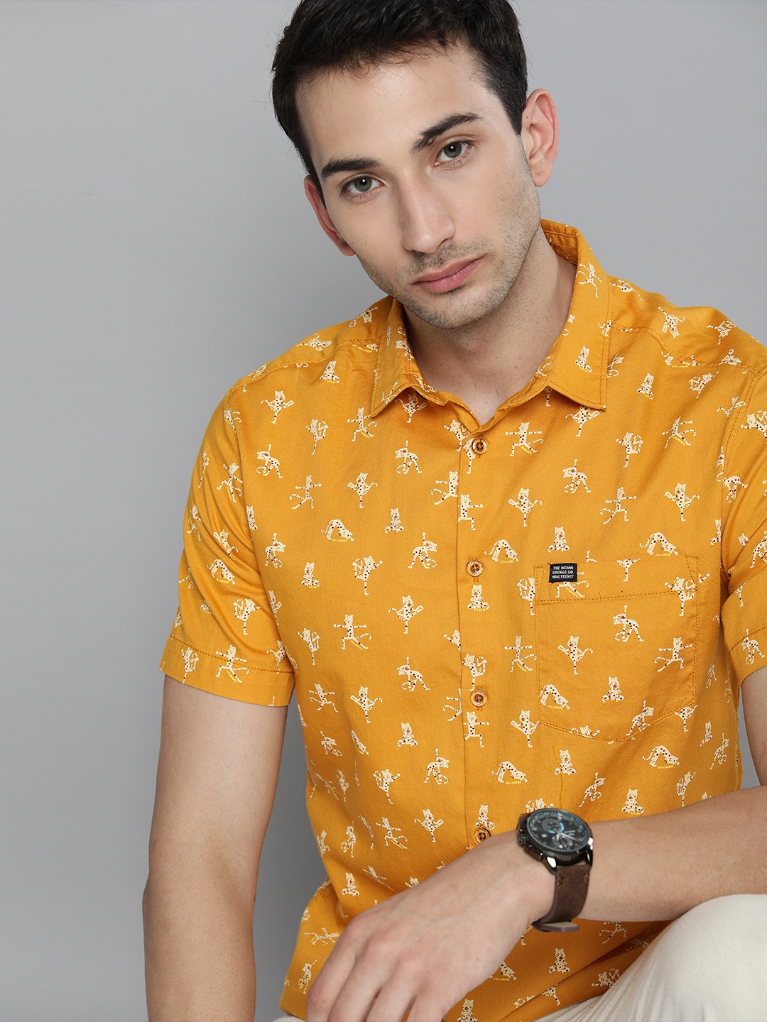 

The Indian Garage Co Men Yellow Printed Slim Fit Casual Shirt