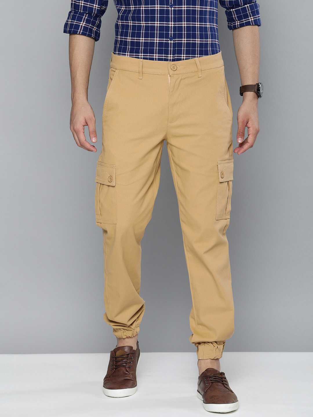 

The Indian Garage Co Men Beige Slim Fit Joggers Trousers