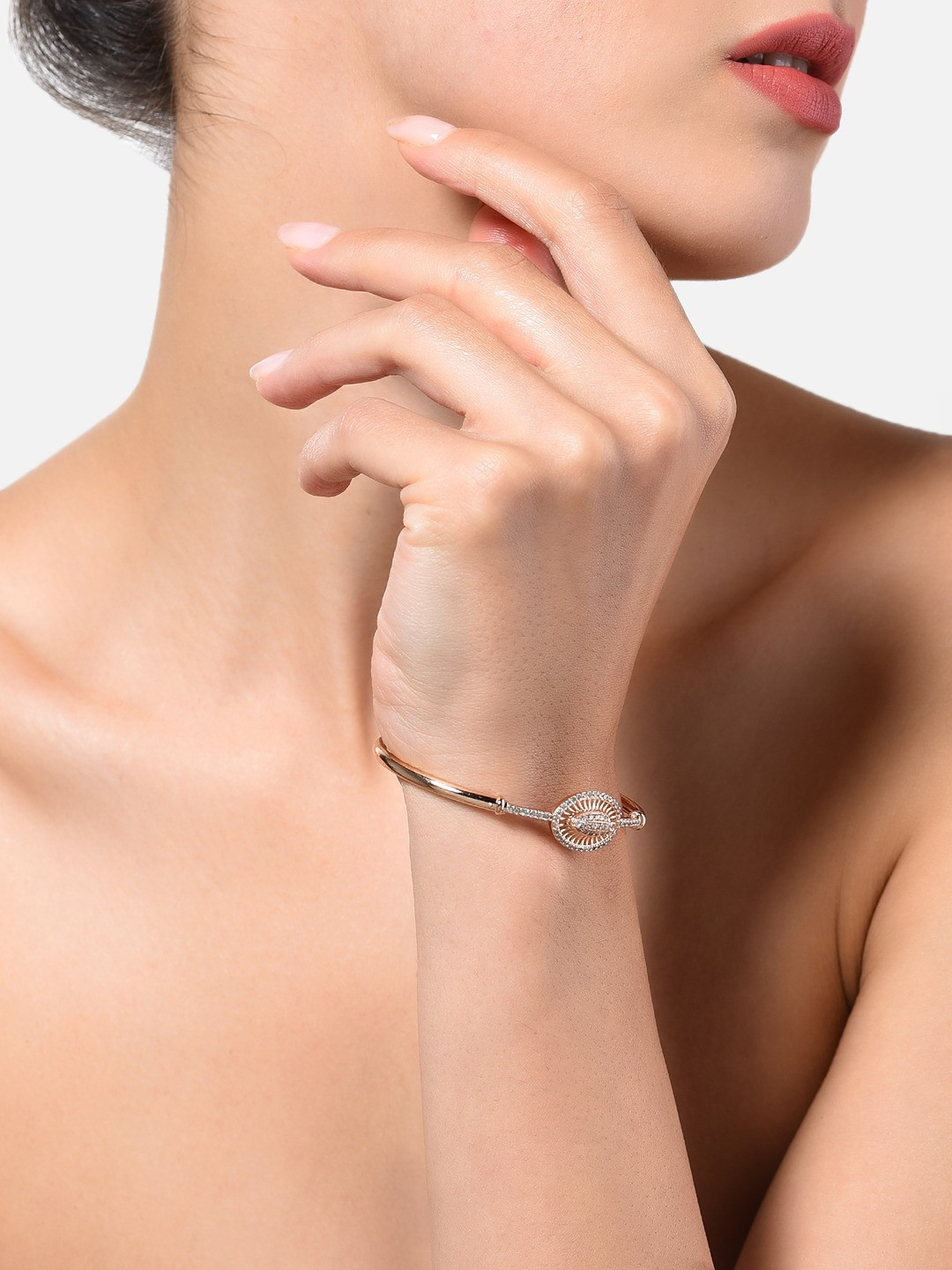 

Zaveri Pearls Women Rose Gold & White Brass Kada Bracelet