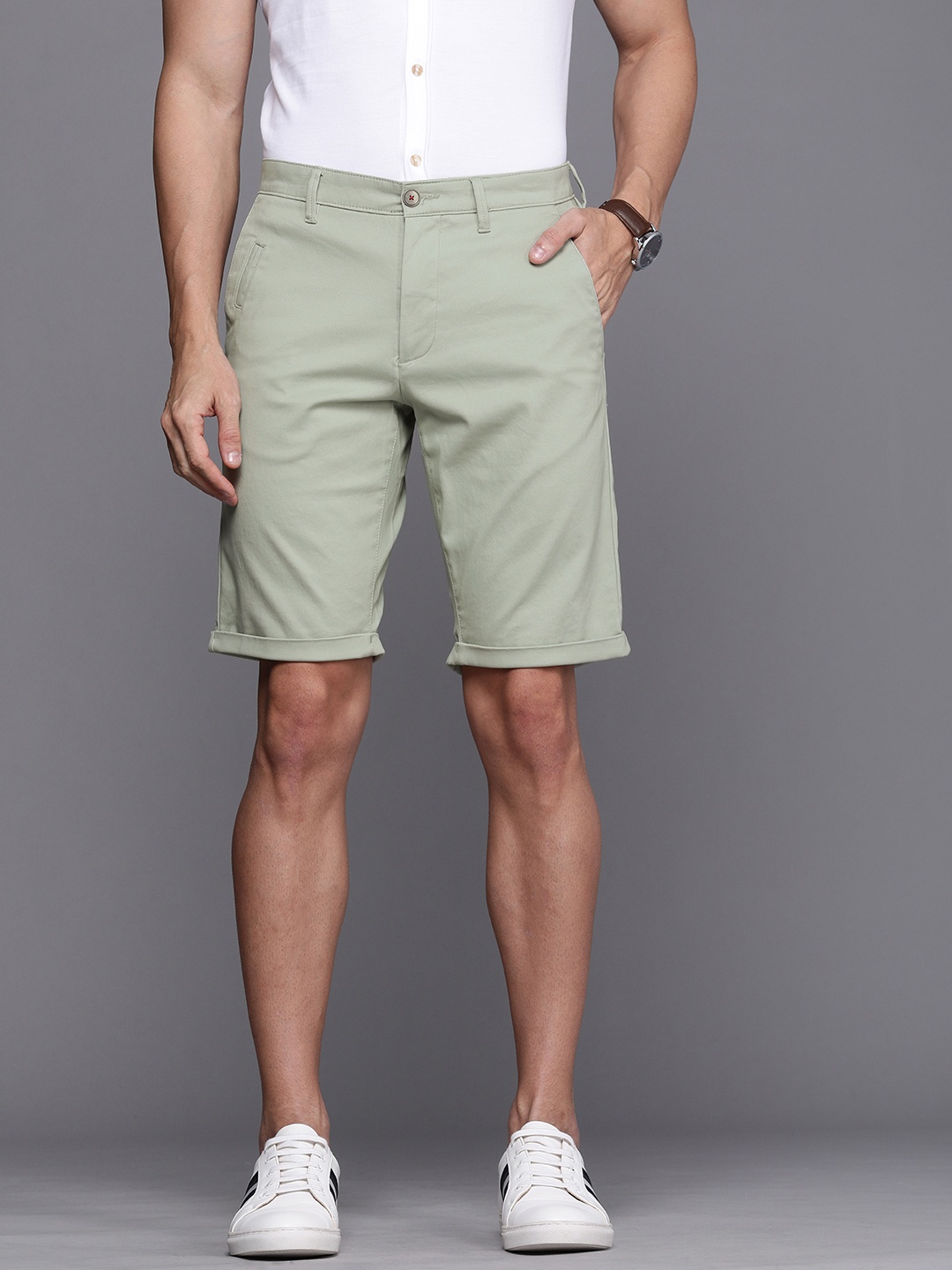 

Louis Philippe Sport Men Olive Green Solid Slim Fit Regular Shorts