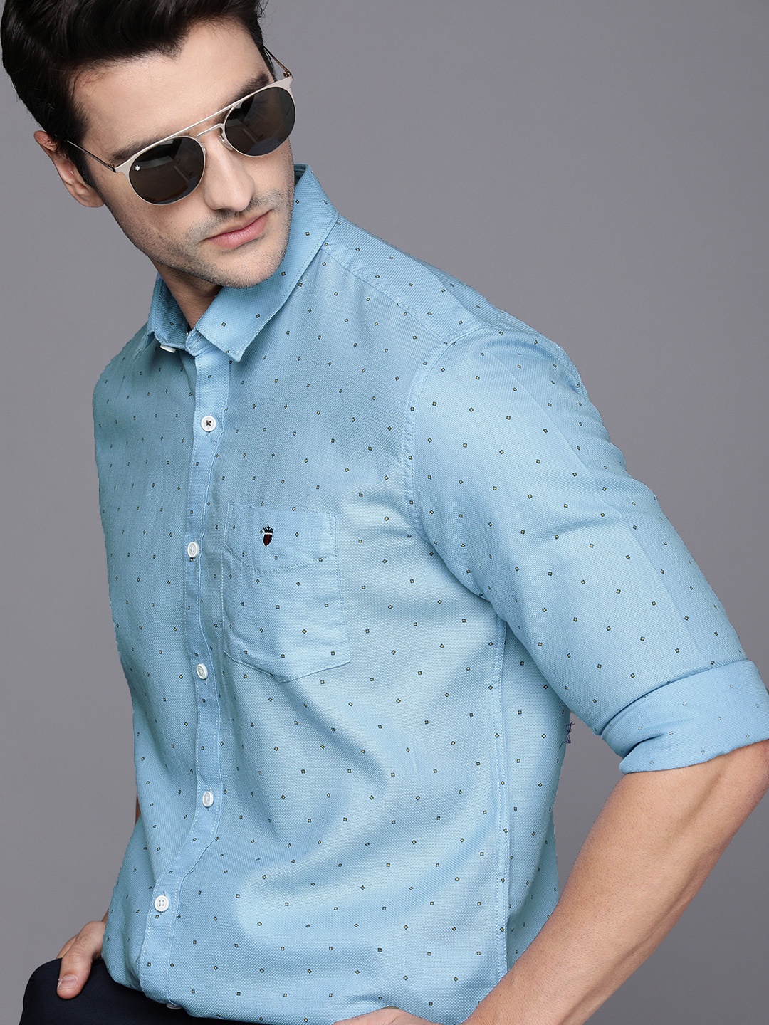 

Louis Philippe Sport Men Blue Slim Fit Geometric Printed Casual Shirt
