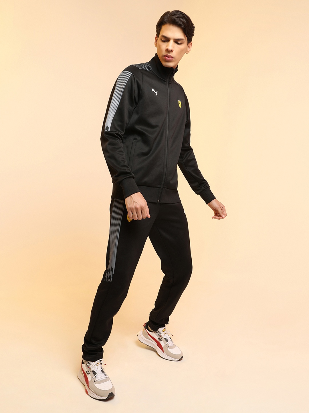 

PUMA Motorsport Men Black Ferrari Style T7 Solid Track Motorsports Jacket