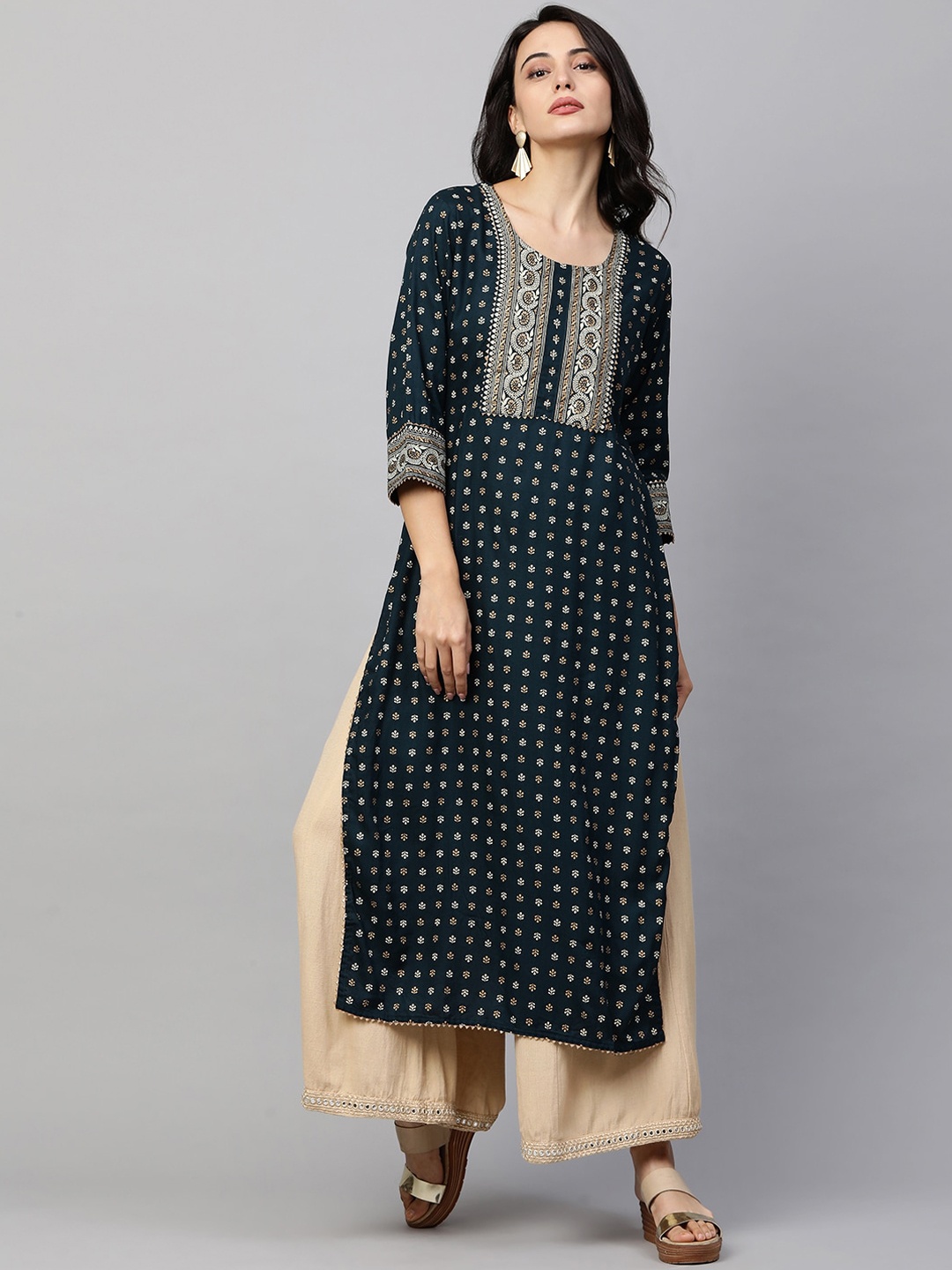 

FASHOR Women Teal & White Floral Printed Zardozi Kurta
