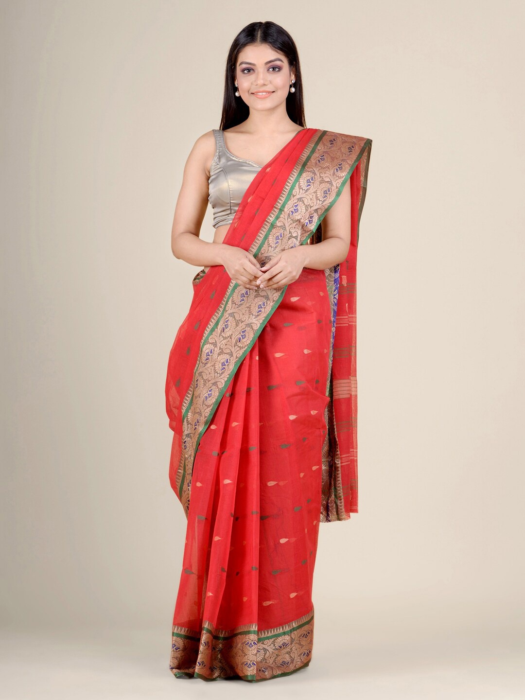 

Charukriti Red & Gold-Toned Woven Design Zari Pure Cotton Handloom Taant Saree