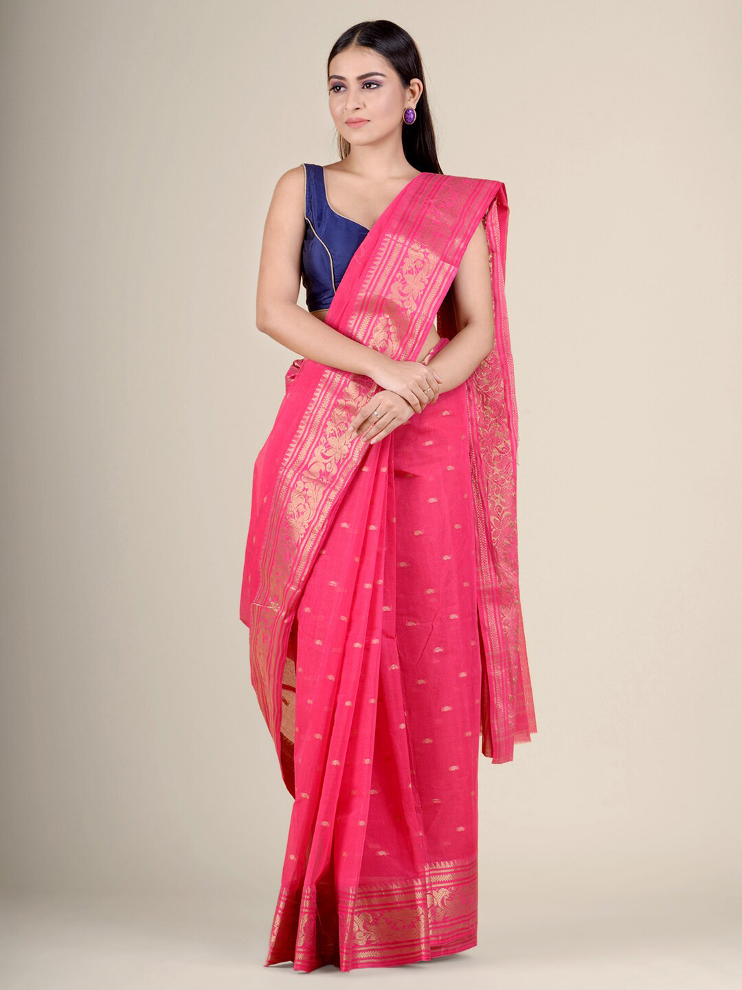 

Charukriti Pink & Gold-Toned Paisley Pure Cotton Handloom Taant Saree