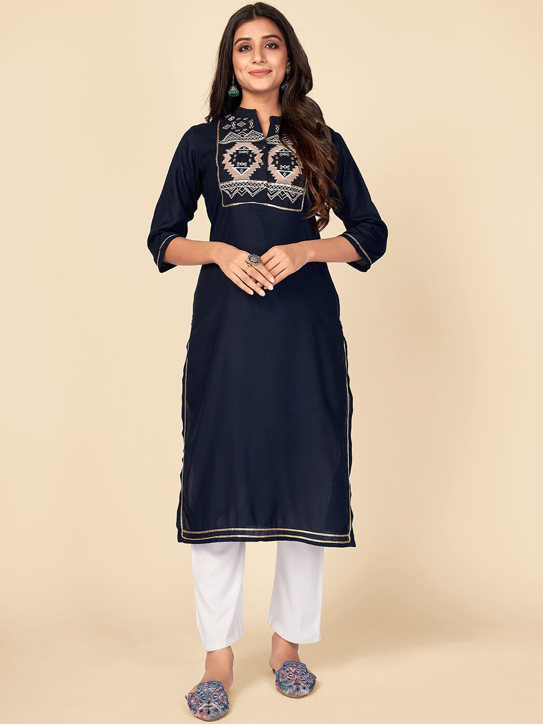 

Vbuyz Women Navy Blue & White Floral Yoke Design Thread Work Kurta