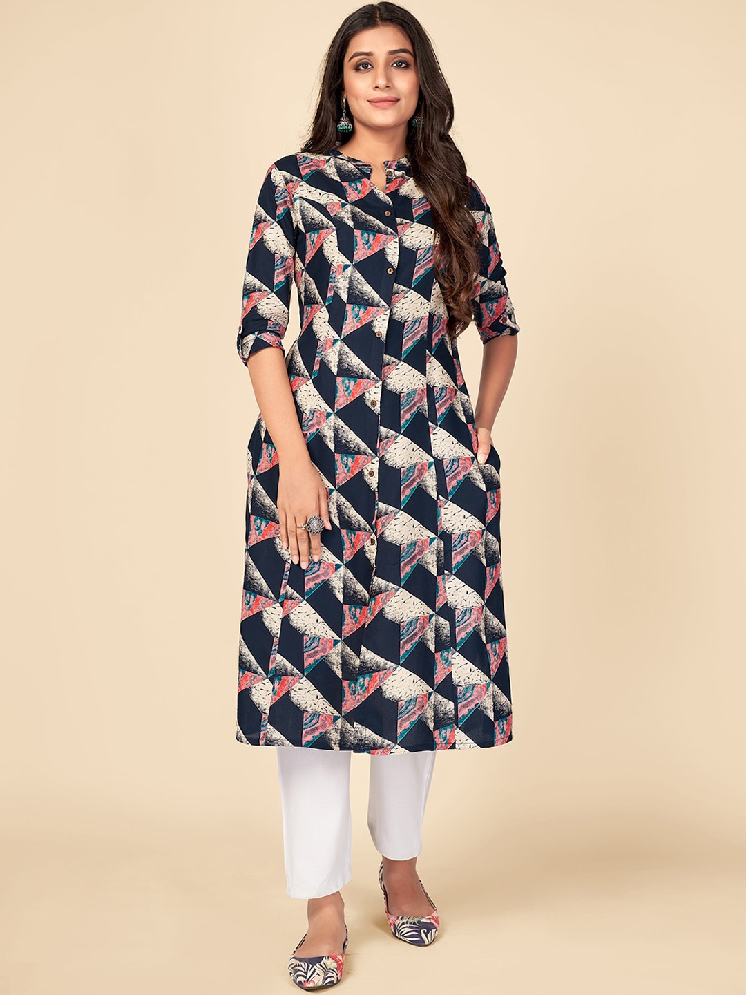 

Vbuyz Women Blue & Beige Geometric Printed Kurta