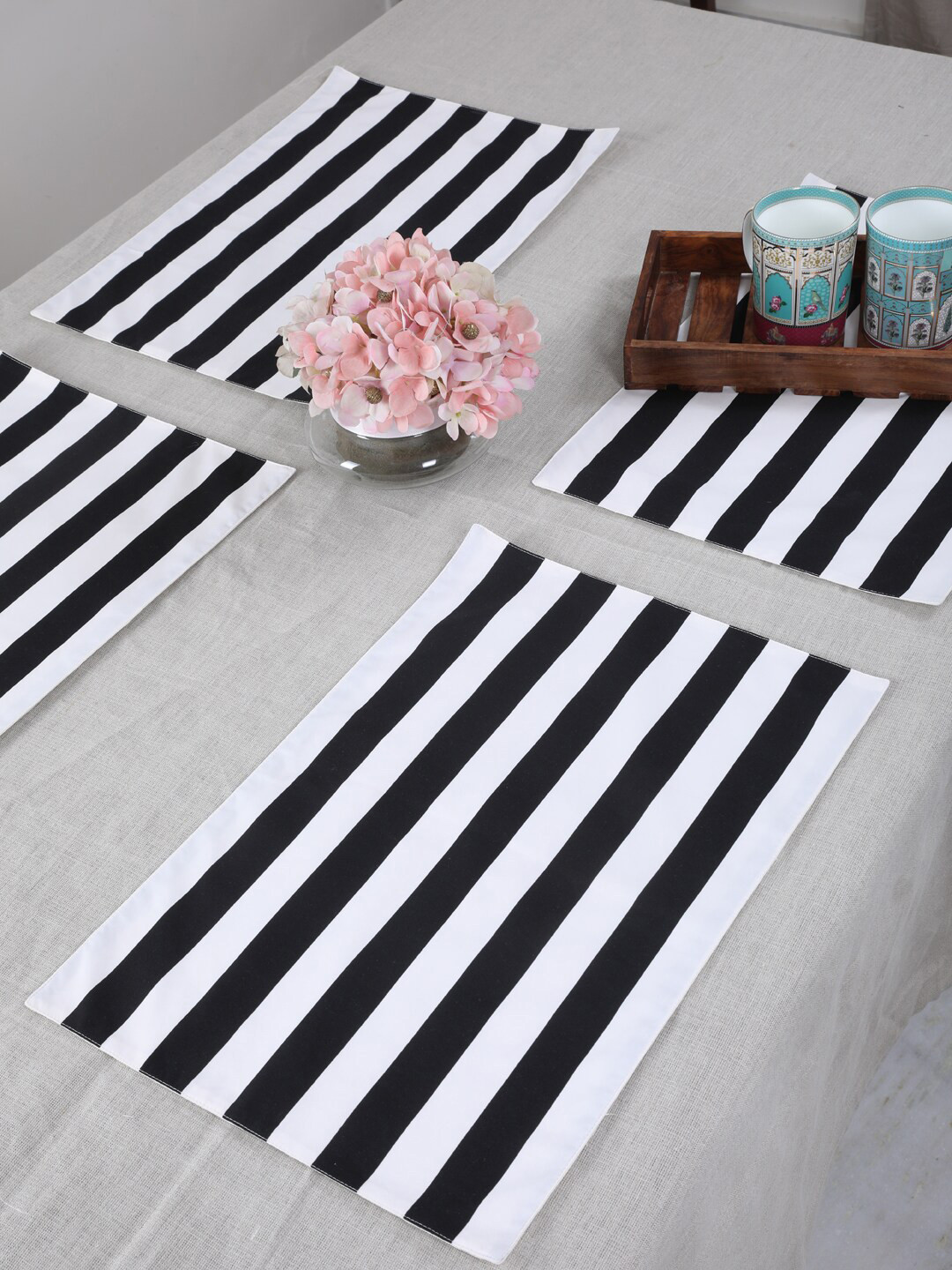 

My Gift Booth Set of 6 Black & White Striped Table Mats