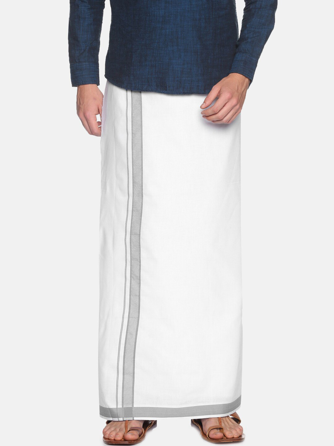 

Chennis Men White Solid Pure Cotton Dhoti