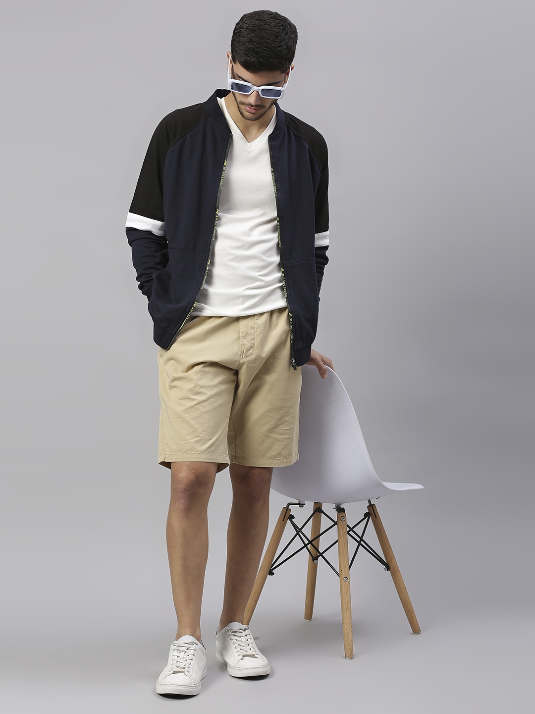 

Hubberholme Men Navy Blue Solid Front-open Sweatshirt