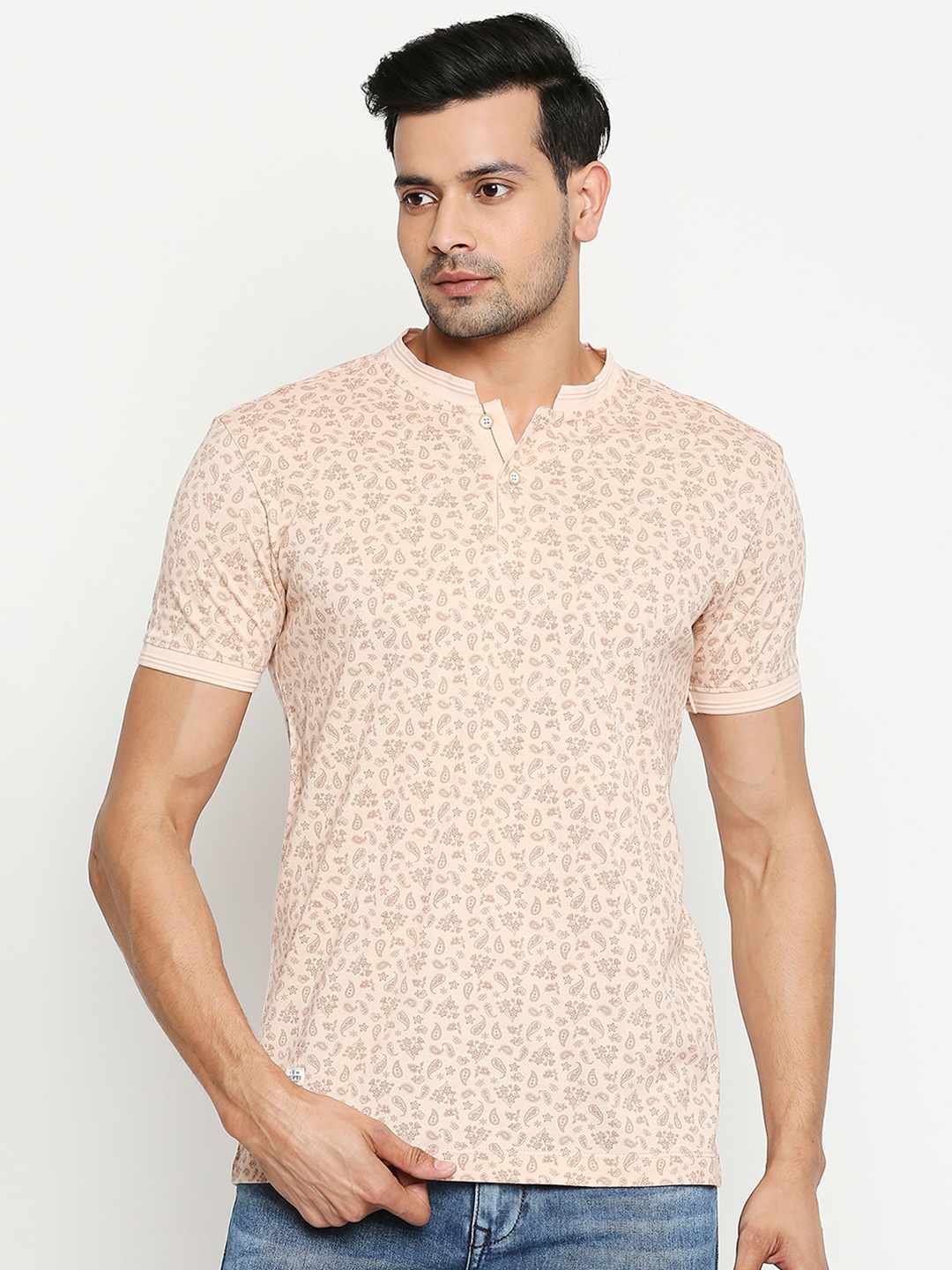 

Mufti Men Peach-Coloured Paisley Print Printed Slim Fit Pure Cotton T-shirt