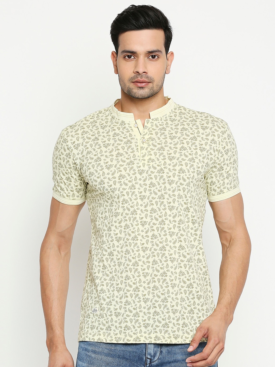 

Mufti Men Yellow & Grey Printed Henley Neck Scarf Print Slim Fit T-shirt