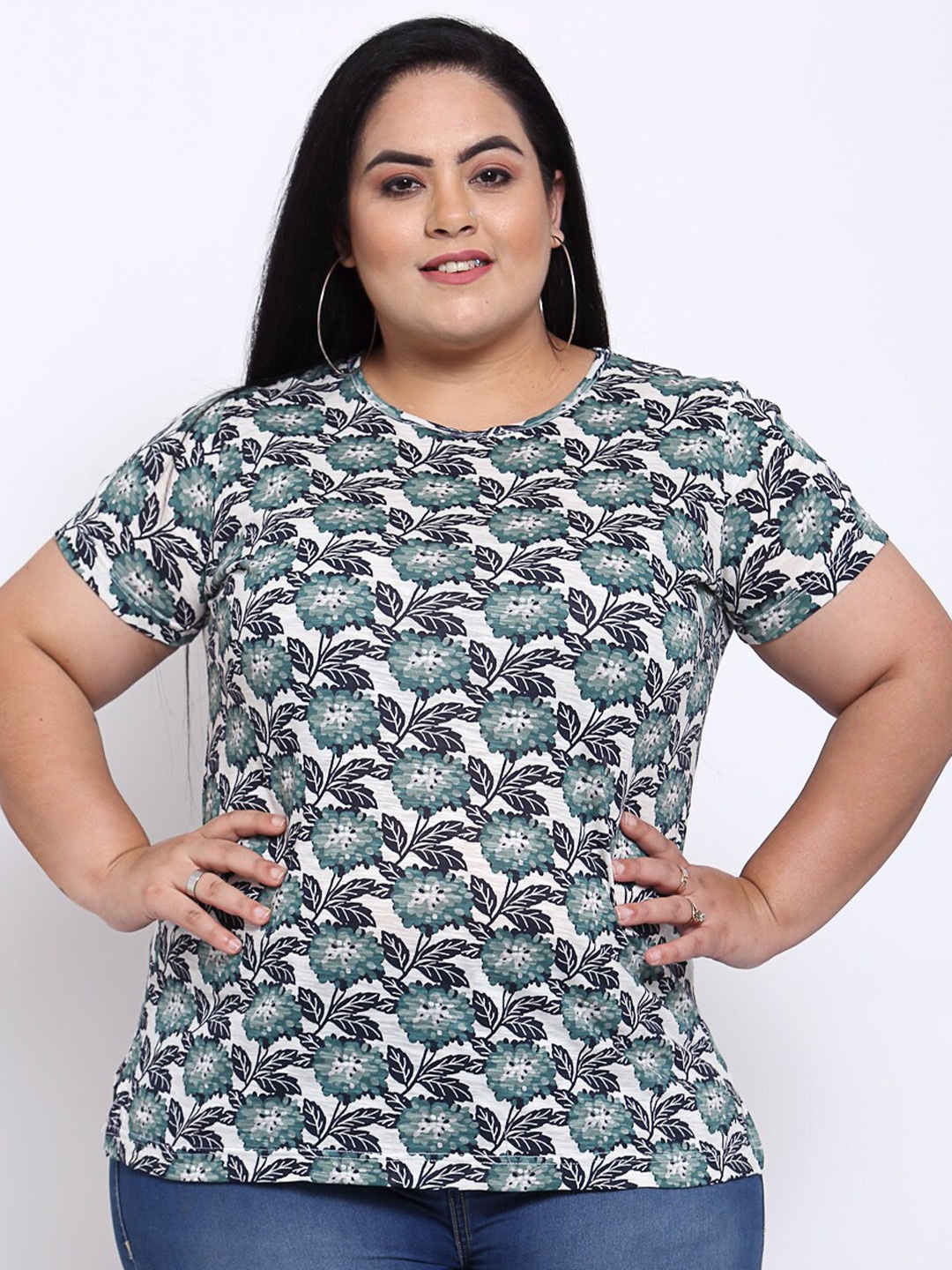

plusS Women White Floral Printed T-shirt