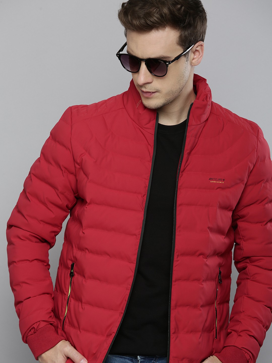 

Fort Collins Men Red Solid Lightweight Padded Jacket